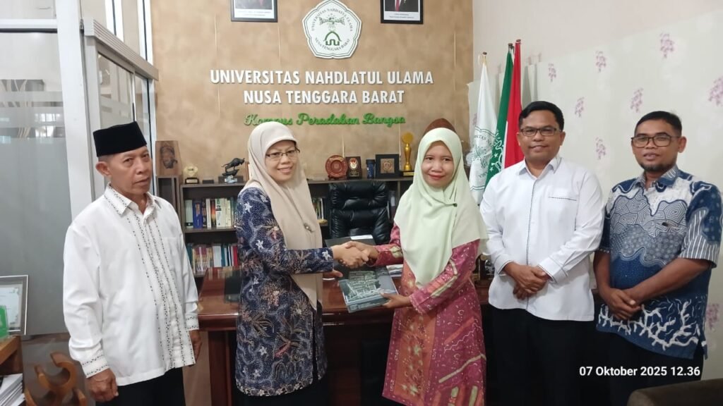 WAKIL DREKTOR II Dr. Duwi Purwati, M.Hum