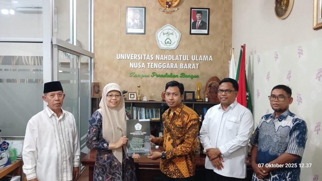 DEKAN FAKULTAS KESEHATAN Muhammad Syamsussabri, M.Pd